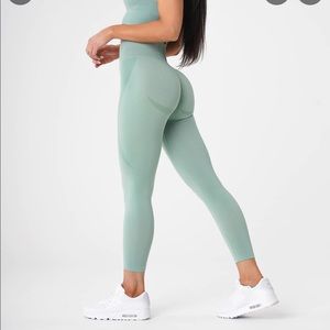 AUTHENTIC NVGT Contour Seamless Leggings Sage